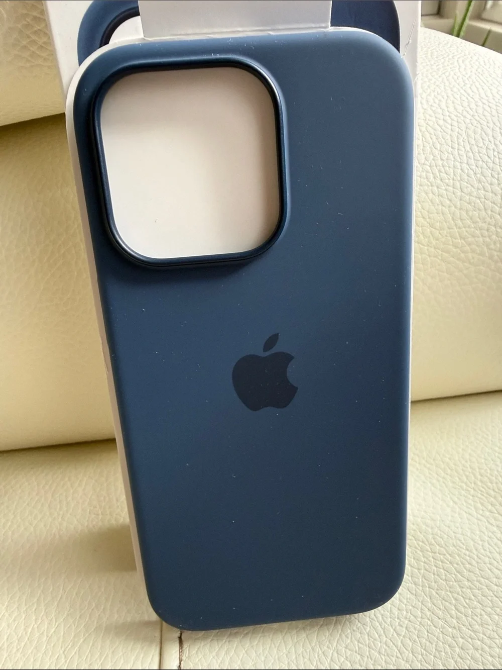 Apple iPhone 16 Pro Silicone Case with MagSafe